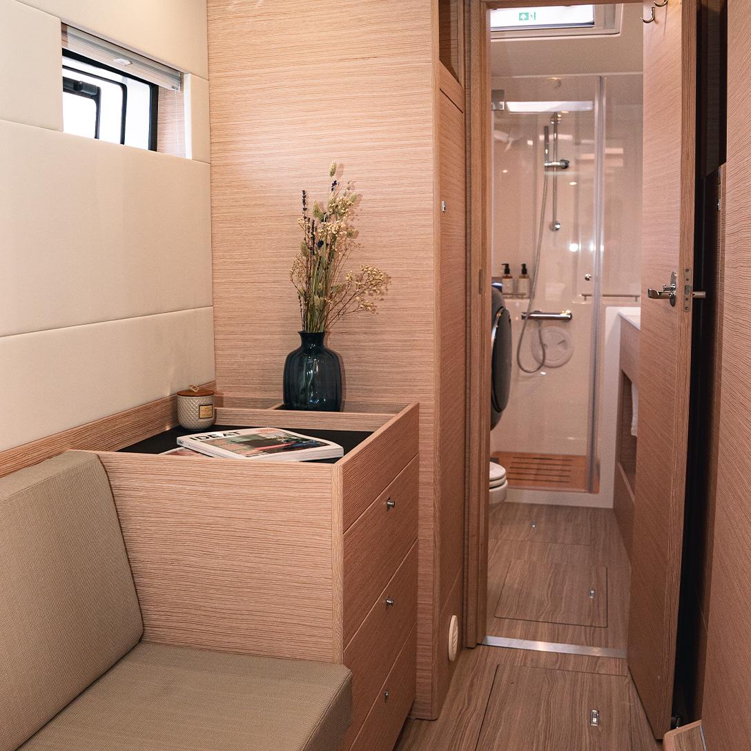 40 open_aft guest head