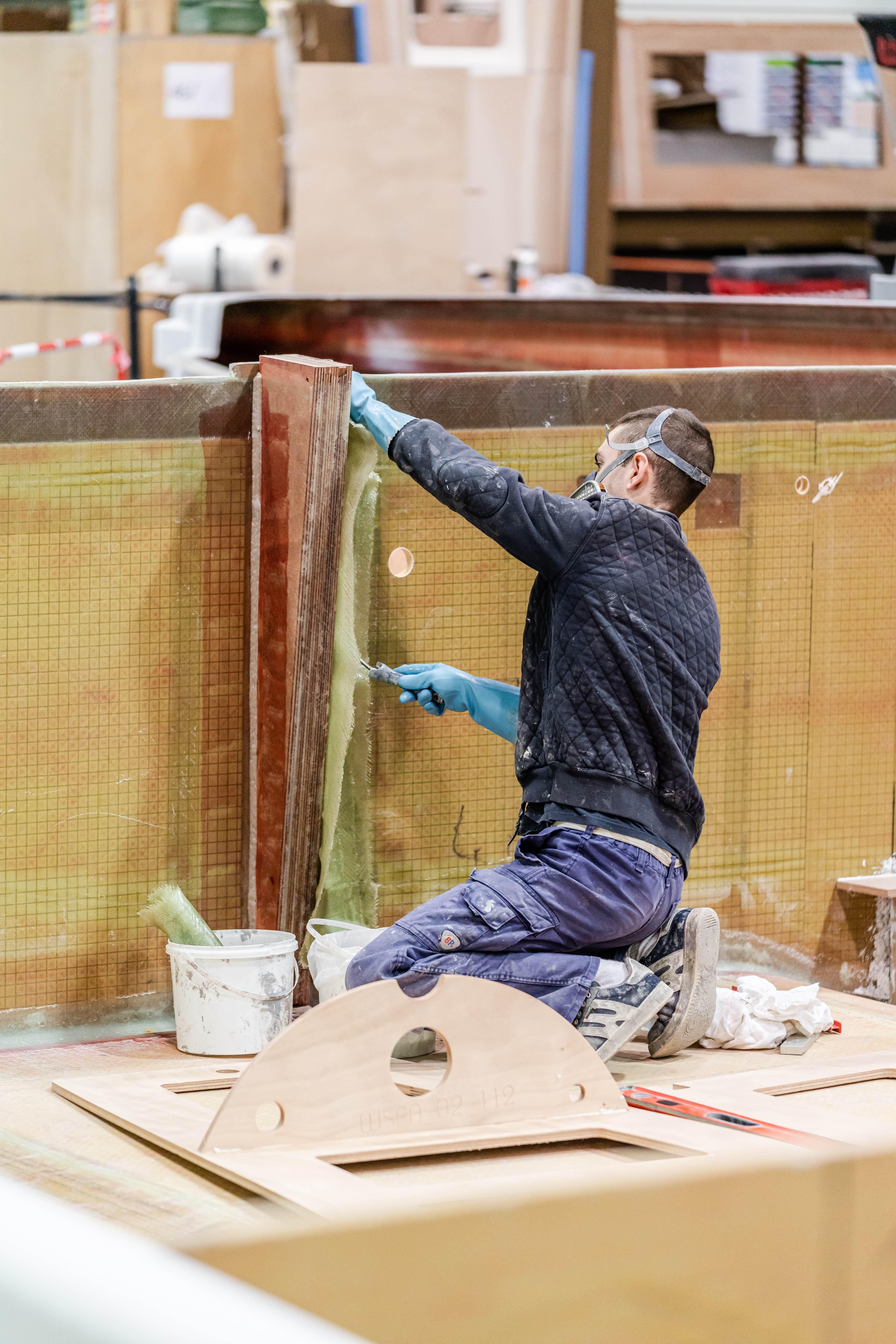 Stratifieur cloisonneur